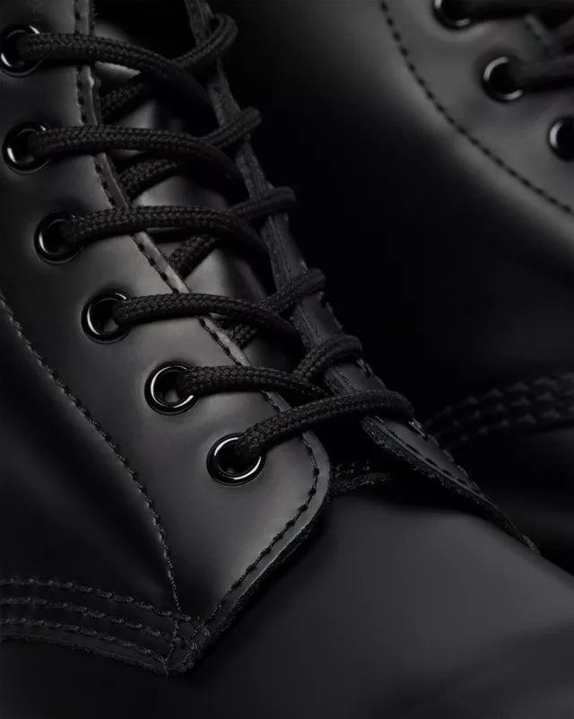 Dr. Martens 1460 Smooth Leather Lace Up Boots in Black – factory-grade premium streetwear boots available at KiXX.