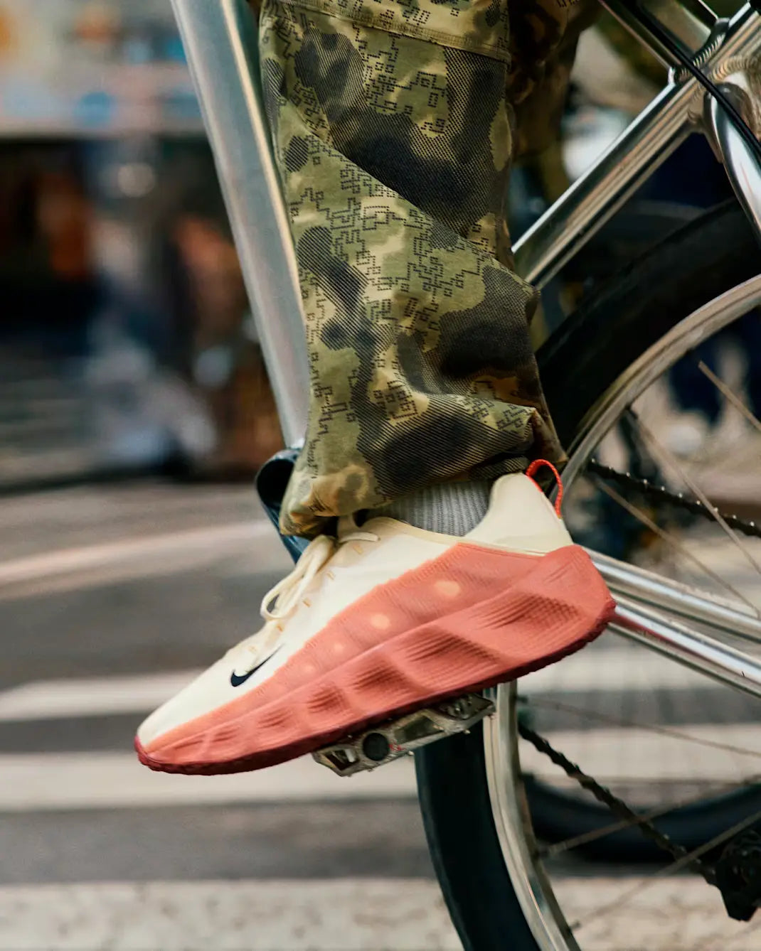 {{ Cloudrunner 2 'White/Sand' }} {{ White Sand }} {{ Sneakers}} {{ On }} {{ Cloudrunner2}}