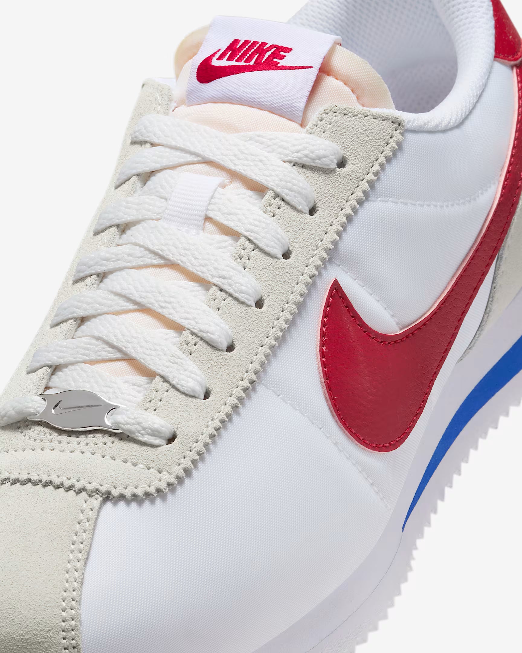 {{ Cloudrunner 2 'White/Sand' }} {{ White Sand }} {{ Sneakers}} {{ On }} {{ Cloudrunner2}}